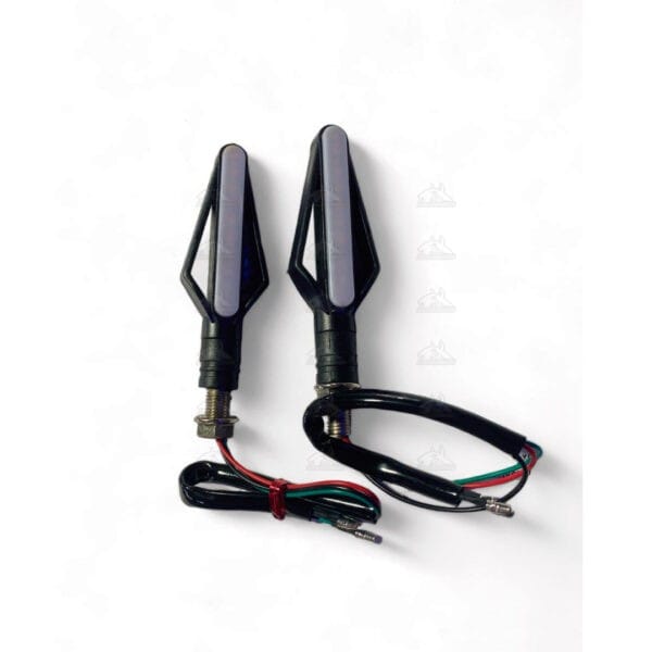 Chachimotos - Direccional triangular lente blanco amarillo/rojo Mejora tu visibilidad y estilo con nuestros direccionales universales.