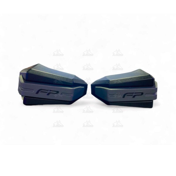 Recambios robustos y elegantes para mantener la protección de tu moto.