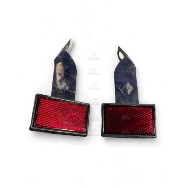 Iluminación funcional para tu matrícula. diseño universal que se adapta a la mayoría de motocicletas.